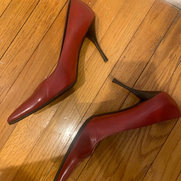 Red Prada Pumps - Picture 3 of 4